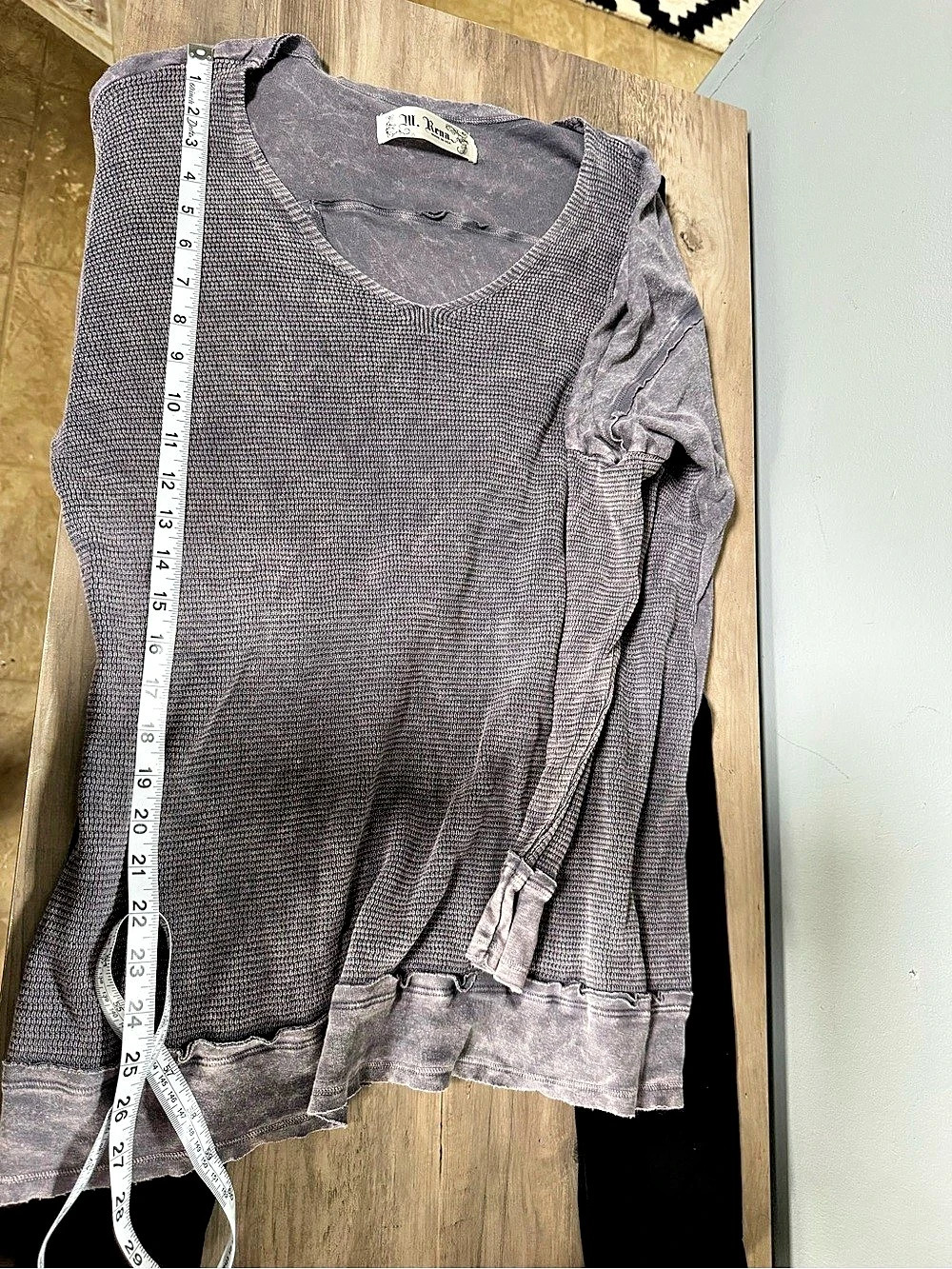 M. Rena Gray Distressed Tunic Size Small - Picture 8 of 9